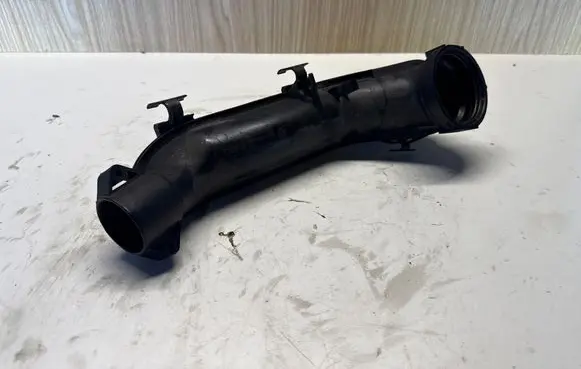 Skoda Yeti (5L) Intercooler hose/pipe 03F145673