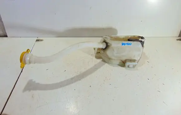 Renault Kangoo II Windshield washer fluid reservoir/tank 8200431474 8200431475