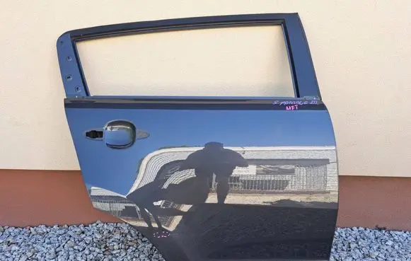 KIA Sportage Rear door 