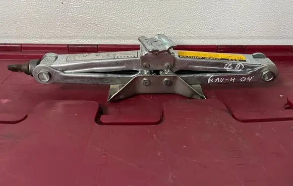 Toyota RAV 4 (XA20) Lift Jack 0911142030