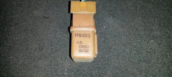 Nissan Primera Other relay 25230 c9963
