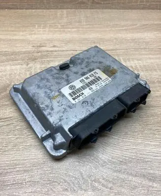 Volkswagen PASSAT B5 Engine control unit/module ECU 038906018FS 0281010171