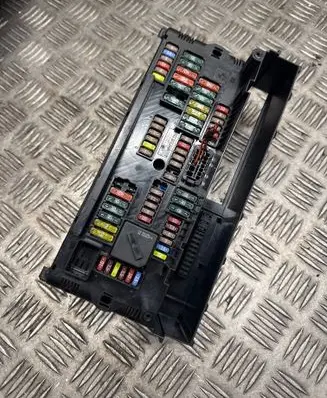 BMW 6 F12 F13 Fuse module 9252815 317033442 02948317