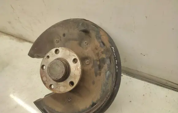 Volkswagen PASSAT B6 Rear wheel hub
