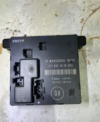 Mercedes-Benz E W211 Door control unit/module 2118201626