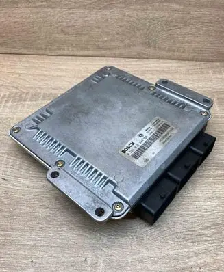 Volvo S40, V40 Engine control unit/module ECU 30630049 8200065994