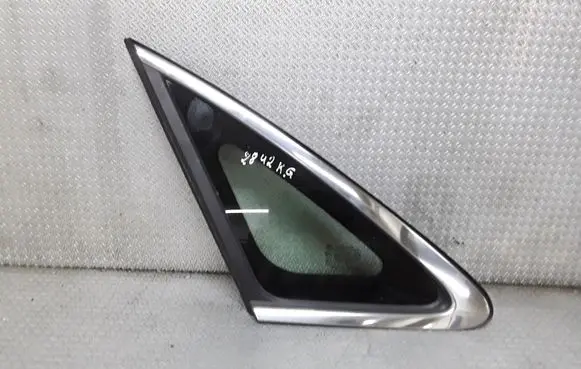 Hyundai Grandeur Rear side window