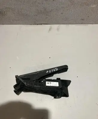 Volkswagen Golf Plus Accelerator throttle pedal