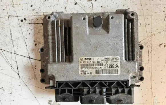 Citroen C4 II Engine control unit/module 9666729580 9676830080 0281017600