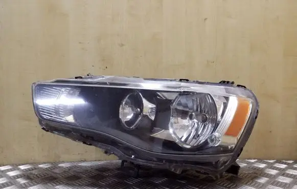 Mitsubishi Outlander Headlight/headlamp P8924L