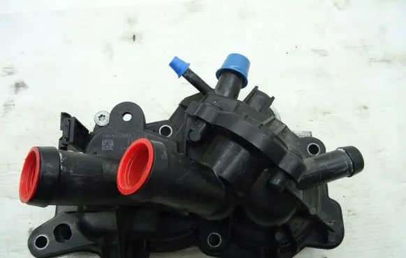 Volkswagen Golf VII Water pump 04E121042A