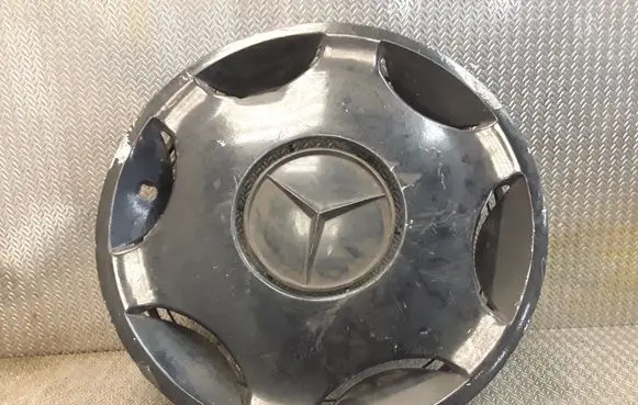 Mercedes-Benz C W202 R20 wheel hub/cap/trim A2024010024 2024010024
