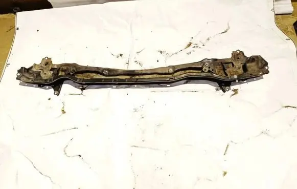 Toyota RAV 4 (XA30) Radiator mount bracket