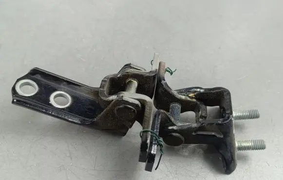Mitsubishi Outlander Rear door hinge set 
