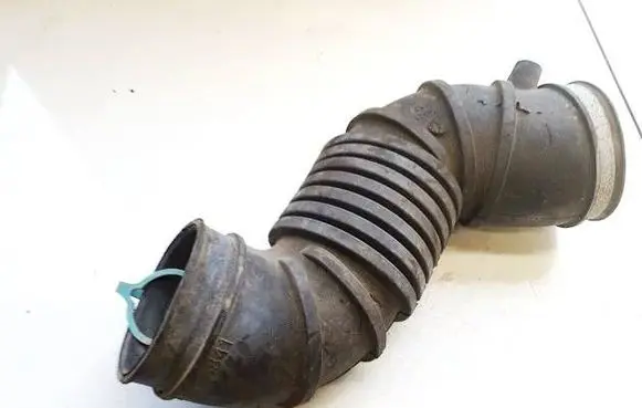 Mitsubishi Carisma Air intake hose/pipe mr126841