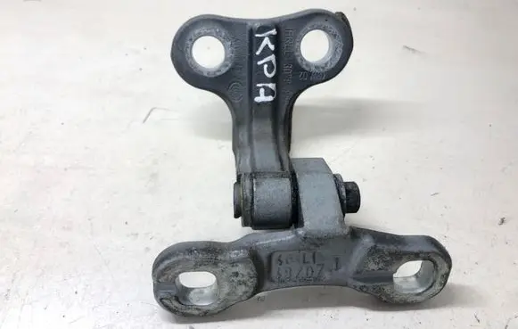 Volvo V50 Front door lower hinge 30784889