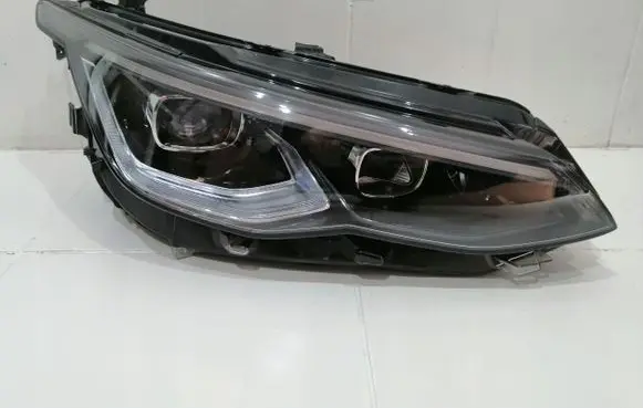 Volkswagen Golf VIII Headlight/headlamp