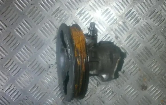 Mitsubishi Lancer Power steering pump