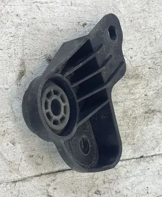 Opel Insignia B Radiator mount bracket 84012895 840128951