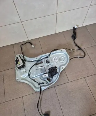 Hyundai ix35 Rear door window regulator with motor 834702Y050