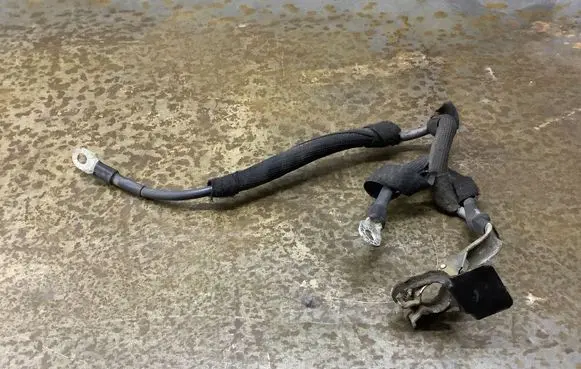 Peugeot 5008 Positive cable (battery) 