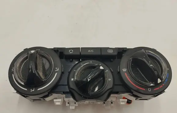 Peugeot 208 Climate control unit 96722483ZD T1013332G E1063173
