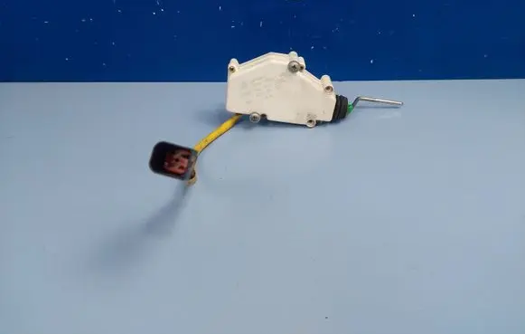 Fuel tank cap lock motor