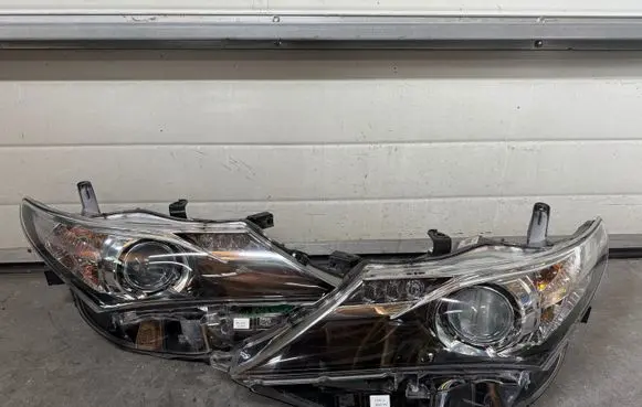 Toyota Auris E180 Headlights/headlamps set 8115002E40 8111002E40 89906417