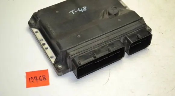 Toyota Avensis T270 Engine control unit/module 8966105D22 MB2759001921