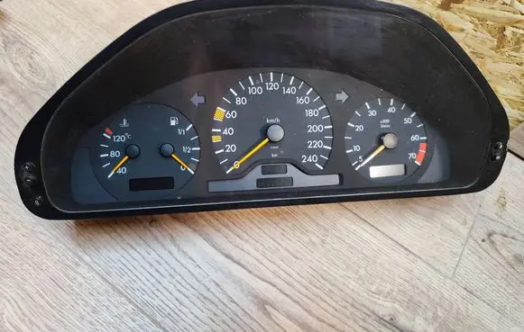 Mercedes-Benz C W202 Speedometer (instrument cluster) 110008762 2025409347