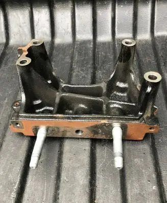 Hyundai i30 Engine mounting bracket