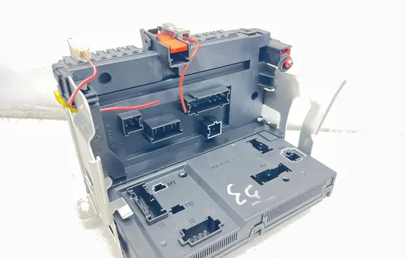 Mercedes-Benz S W221 Fuse module A2215403250 A2215450801