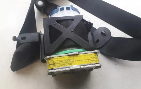 Mazda 6 Front seatbelt 1062542AA 305272210