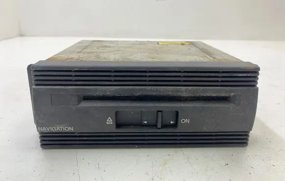 Volkswagen PASSAT B5 Navigation unit CD/DVD player 4D0919887