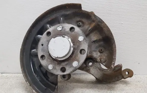 Rear wheel hub spindle/knuckle