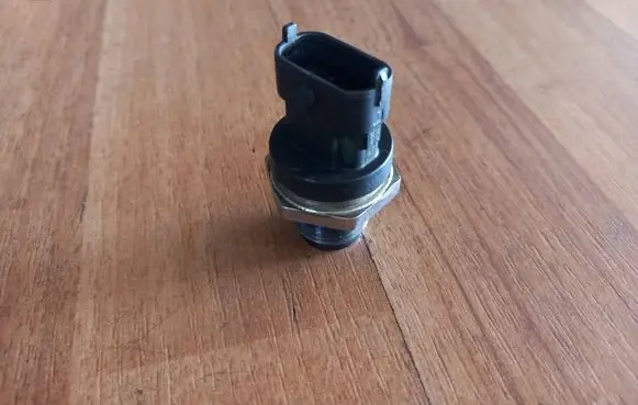 Fuel pressure sensor
