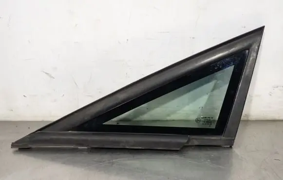 Seat Leon (1P) Rear side window