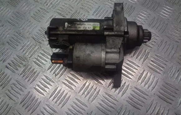 Volkswagen Polo IV 9N3 Starter motor 02T911023S