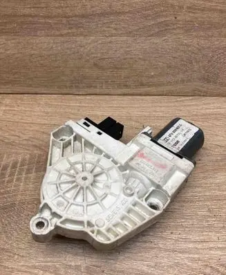 Audi A6 S6 C6 4F Front door window regulator motor 4F0959801A