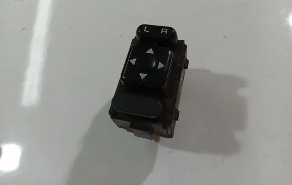 Subaru Legacy Wing mirror switch