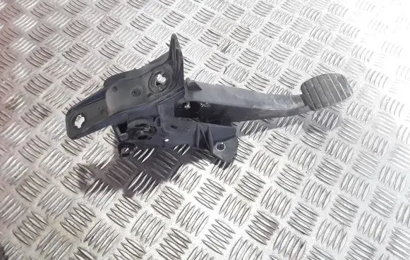 Dacia Dokker Clutch pedal 465039034R 465037621R