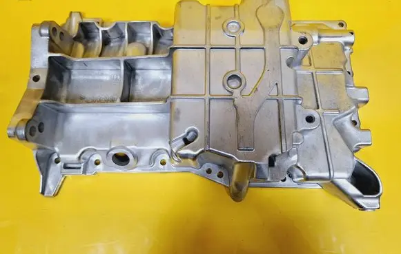Opel Vectra C Oil sump 12576650 55557090 55557091