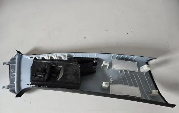 Volvo XC60 (B) pillar trim (top) 31425695