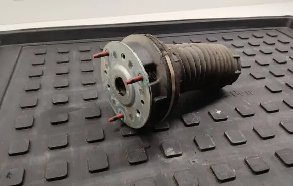 Land Rover Evoque I Coil spring/strut mount 