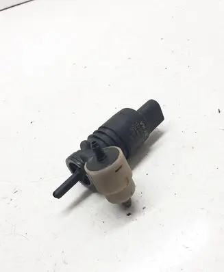 Audi Q7 4L Windscreen/windshield washer pump 1T0955651A 3028143
