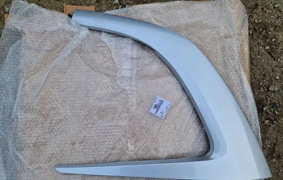 Citroen C4 SpaceTourer Rear side glass trim 96776509ZR