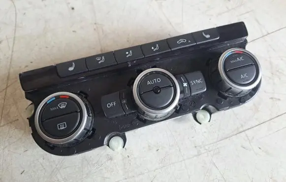 Volkswagen PASSAT B7 Climate control unit 3AA907044AG 5HB01125731