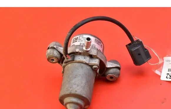 Opel Mokka X Vacuum pump 95363358