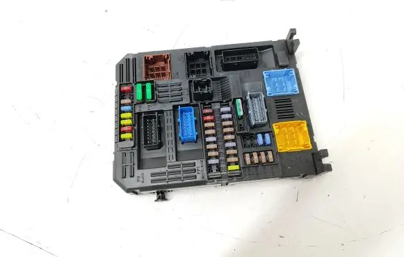 Peugeot 3008 II BSM Control unit 9819851280 28550129 2491742230