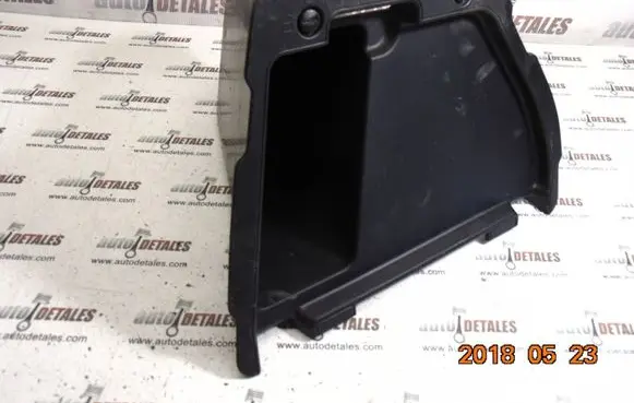 Mercedes-Benz GL X164 Tool box A1646900114